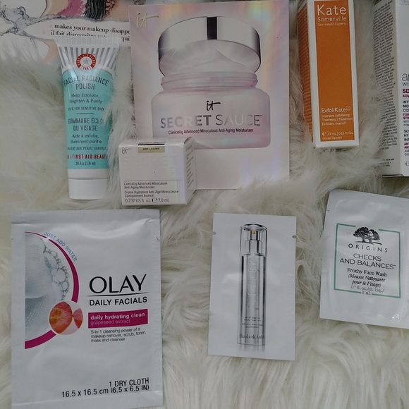 Deluxe Skincare Sample Bundle - Picture 5 of 5